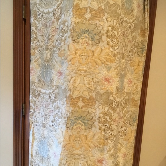 Pottery Barn Full/Queen Duvet Cover and 2 Shams  (Queen) - Picture 2 of 3